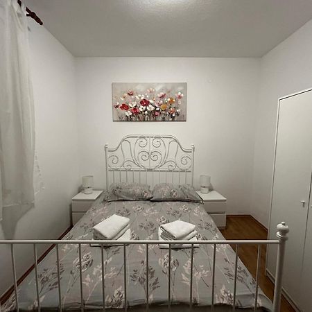 Apartman Petra Kaštela Zewnętrze zdjęcie